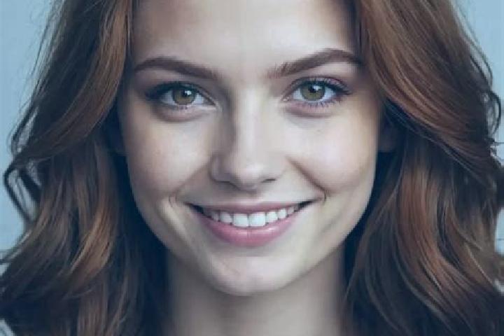 Evelyn, 21, a auburn hazel-eyed european companion based in Palatca. Offering OWO, Dinner Date, Party Girl. Available for incall and outcall, day and evening...