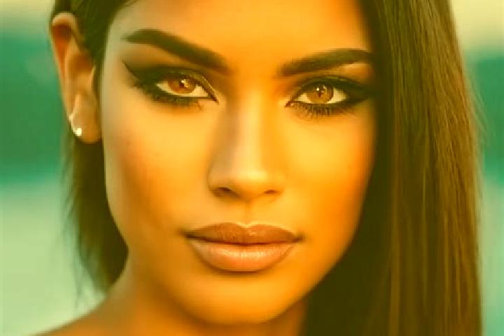 Evelyn, 21, a auburn hazel-eyed latina companion based in Atalpa. Offering OWO, Erotic Massage, Dinner Date. Available for incall and outcall, day and evenin...