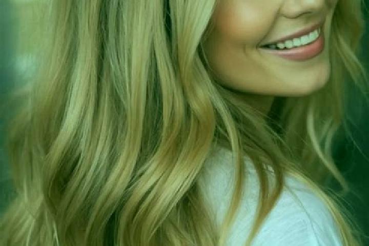 Evelyn, 21, a blonde hazel-eyed caucasian companion based in Dabo. Offering Tantra, Striptease, A-Level. Available for incall and outcall, day and evening da...