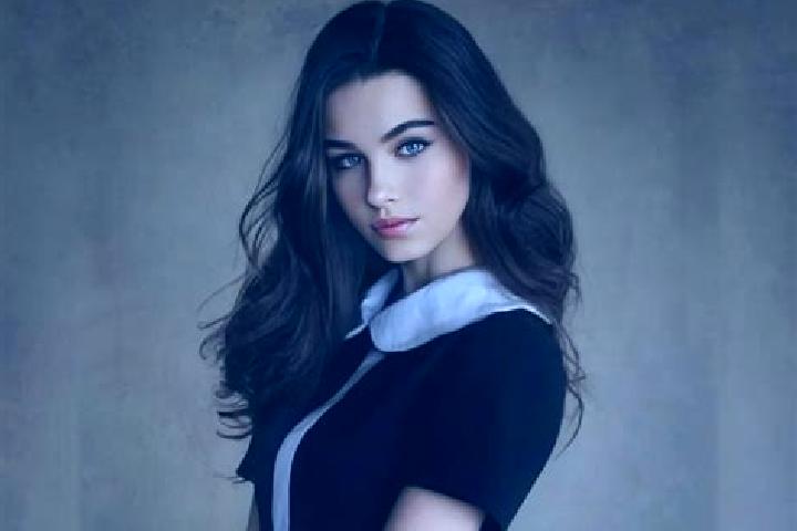 Evelyn, 21, a brunette amber-eyed slavic companion based in Lyndhurst. Offering Striptease, Duos, Girlfriend Experience, Party Girl. Available for incall and...