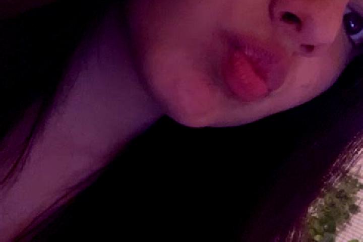 Evelyn, 21, a brunette brown-eyed latina companion based in Luis Donaldo Colosio Murrieta. Offering A-Level, Tantra, Massage. Available for incall and outcal...