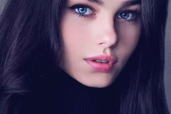 Evelyn, 21, a chestnut dark-eyed slavic companion based in Ulignano. Offering Tantra, Fetish, Domination. Available for incall and outcall, day and evening d...
