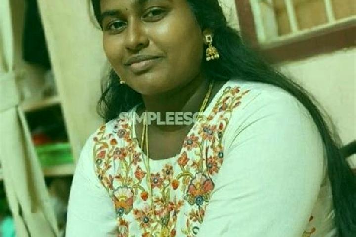 Evelyn, 21 — Escort in Karur, India