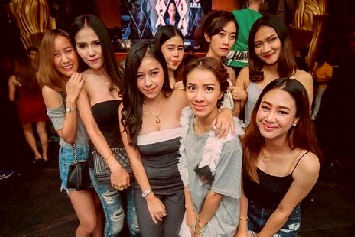 Evelyn, 21 — Escort in Samut Prakan, Thailand