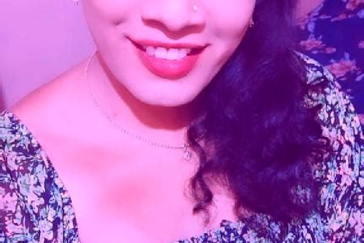 Evelyn, 21 — Escort in Virugambakkam, India