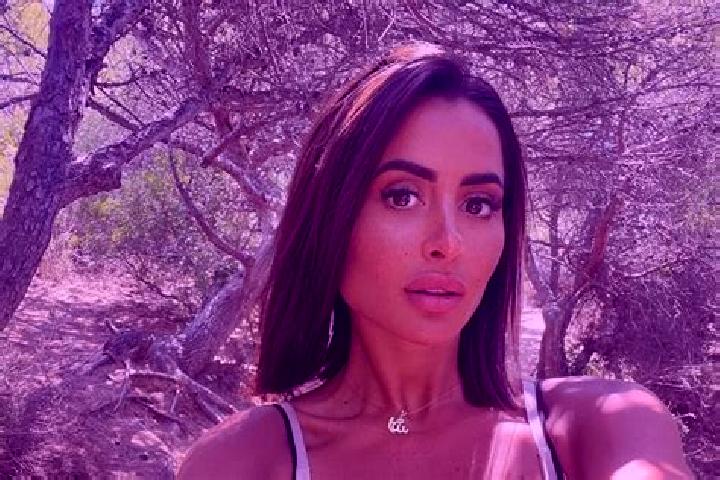 Evelyn, 22, a black brown-eyed european companion based in Oued el Himer. Offering CIM, Domination, Party Girl. Available for incall and outcall, overnight b...