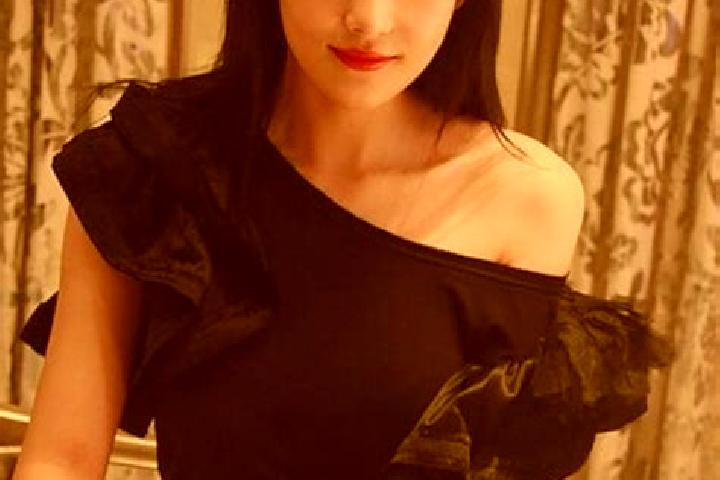 Evelyn, 22, a black grey-eyed asian companion based in Capurgana. Offering GFE, Party Girl, Couples, Striptease, Prostate Massage. Available for incall and o...