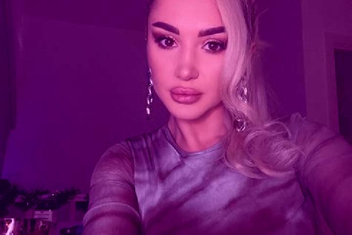 Evelyn, 22, a blonde dark-eyed mediterranean companion based in Lublin. Offering A-Level, Couples, Erotic Massage, Travel Companion. Available for incall and...