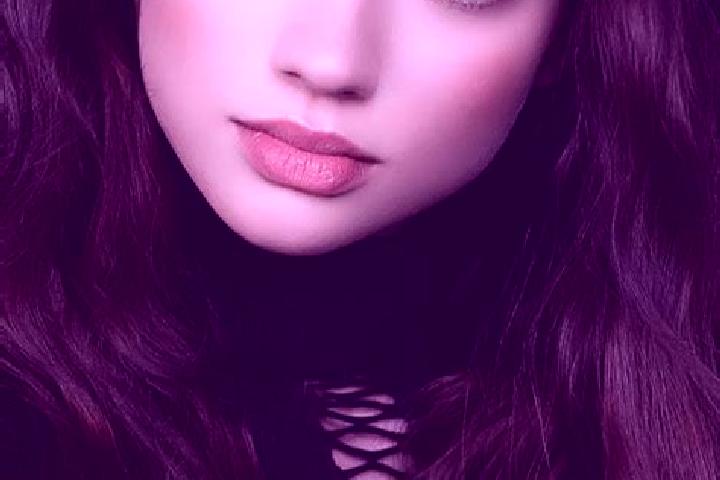 Evelyn, 22, a brunette dark-eyed european companion based in Deder. Offering OWO, Dinner Date, Domination, Erotic Massage, BDSM. Available for incall and out...