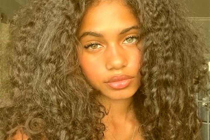 Evelyn, 22, a chestnut blue-eyed ebony companion based in Fjugesta. Offering OWO, 69, Massage, Couples. Available for incall and outcall, day and evening dates.