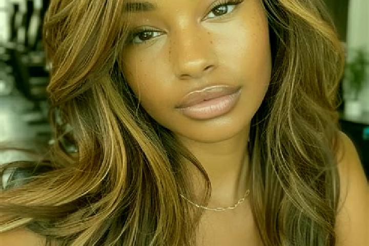 Evelyn, 22, a dark blonde hazel-eyed mixed companion based in Sankt Bartholomae. Offering Dinner Date, Overnight, OWO. Available for incall and outcall, day ...