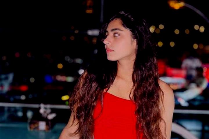 Evelyn, 22, a red dark-eyed mediterranean companion based in Batinci. Offering Party Girl, Couples, Striptease, A-Level. Available for incall and outcall, da...