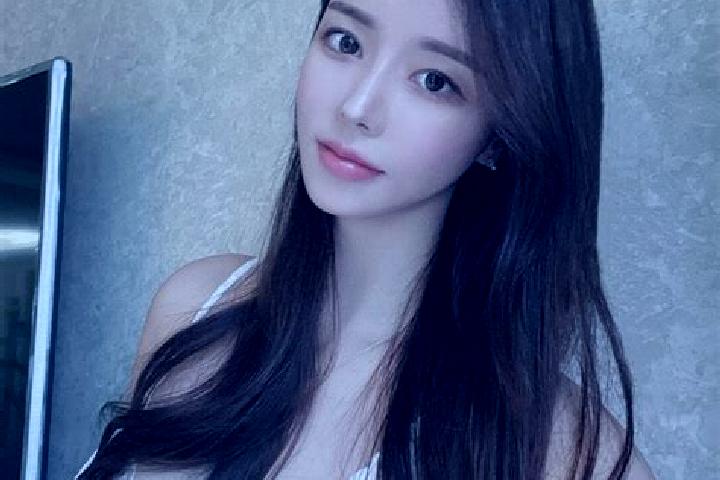 Evelyn, 22 — Escort in Beizang, China