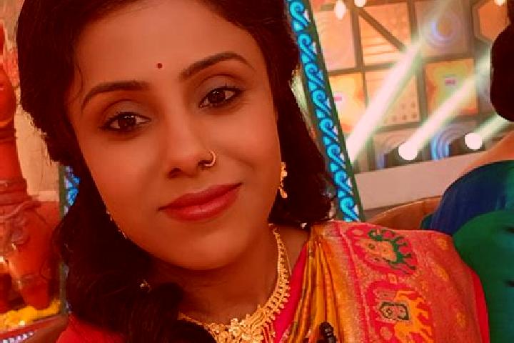 Evelyn, 22 — Escort in Chittaranjan, India