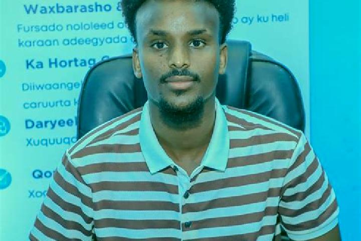 Evelyn, 22 — Escort in Diinsoor, Somalia