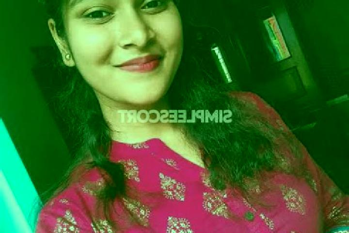 Evelyn, 22 — Escort in Erode, India