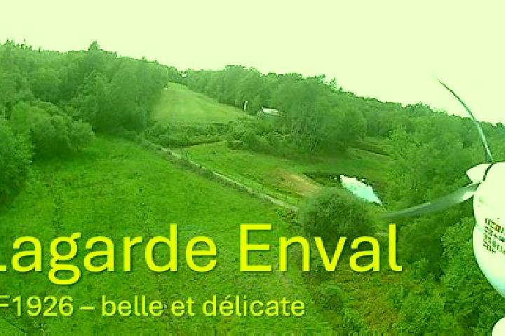 Evelyn, 22 — Escort in Lagarde-Enval, France