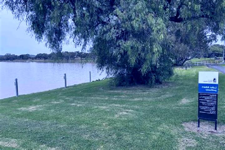 Evelyn, 22 — Escort in Lake Albert, Australia