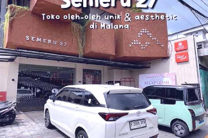 Evelyn, 22 — Escort in Malangan, Indonesia