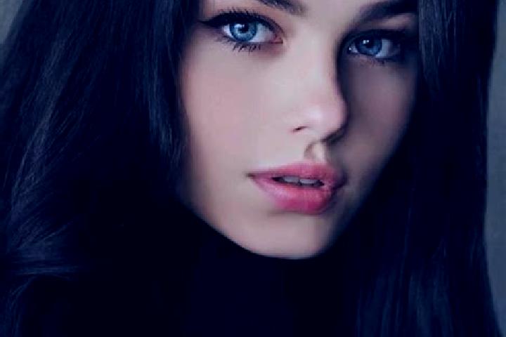 Evelyn, 23, a black blue-eyed slavic companion based in Bashtyne. Offering Overnight, Couples, CIM. Available for incall and outcall, day and evening dates.