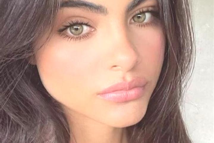 Evelyn, 23, a brunette amber-eyed middle eastern companion based in Agres. Offering Prostate Massage, BDSM, Couples. Available for incall and outcall, day an...