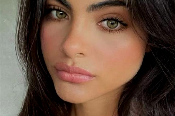 Evelyn, 23, a brunette green-eyed middle eastern companion based in Buynichy. Offering Prostate Massage, Dinner Date, OWO. Available for incall and outcall, ...