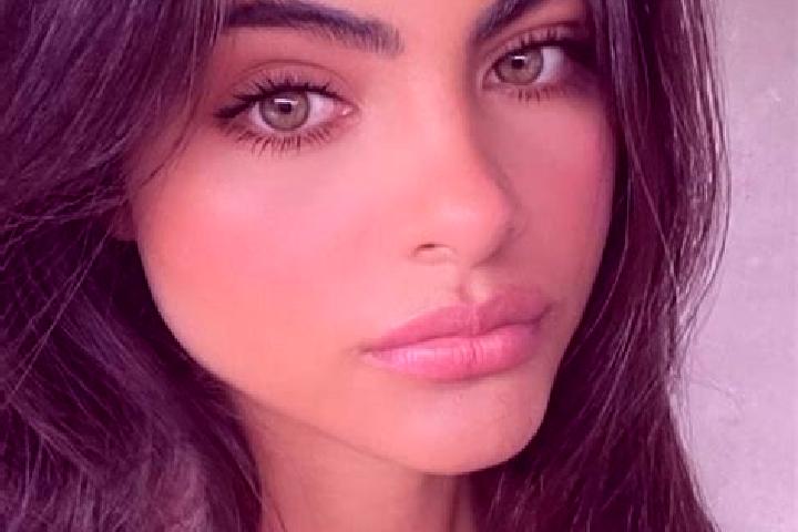 Evelyn, 23, a brunette grey-eyed european companion based in Auxon-Dessus. Offering Roleplay, Duos, Fetish. Available for incall and outcall, overnight booki...