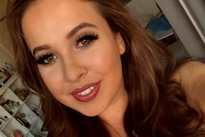 Evelyn, 23, a red grey-eyed european companion based in Pehcevo. Offering Striptease, Travel Companion, OWO, BDSM, Massage. Available for incall and outcall,...