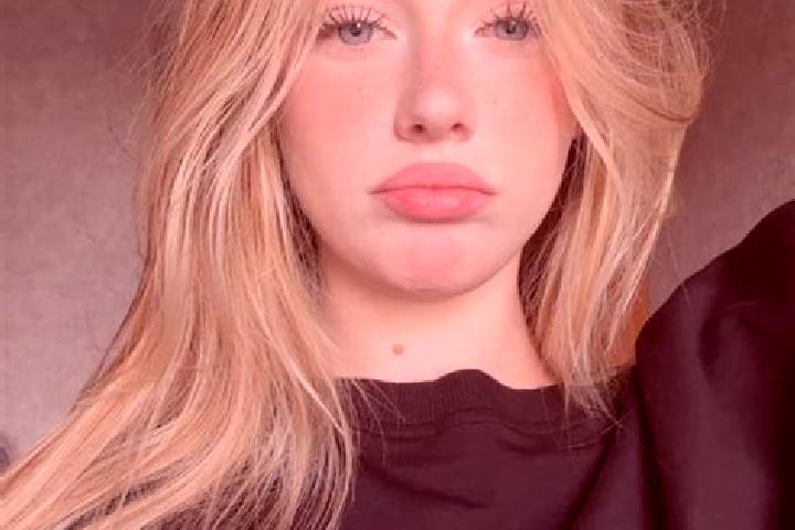 Evelyn, 23 — Escort in Mihaliccik, Turkey