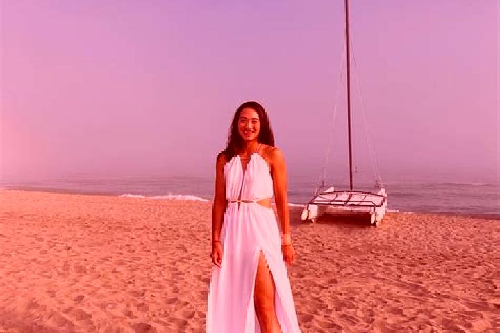 Evelyn, 23 — Escort in Qiwen, China