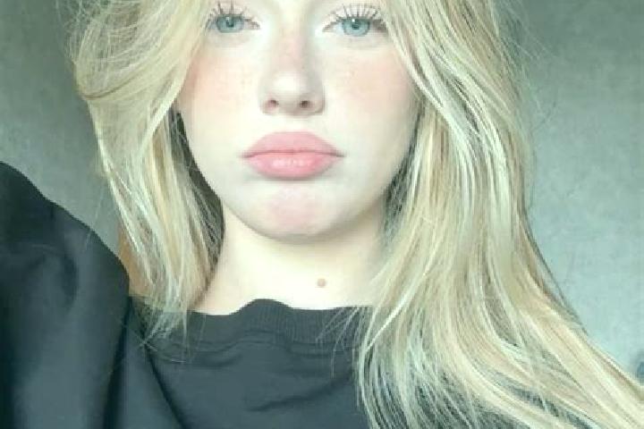Evelyn, 23 — Escort in Spassk, Russia