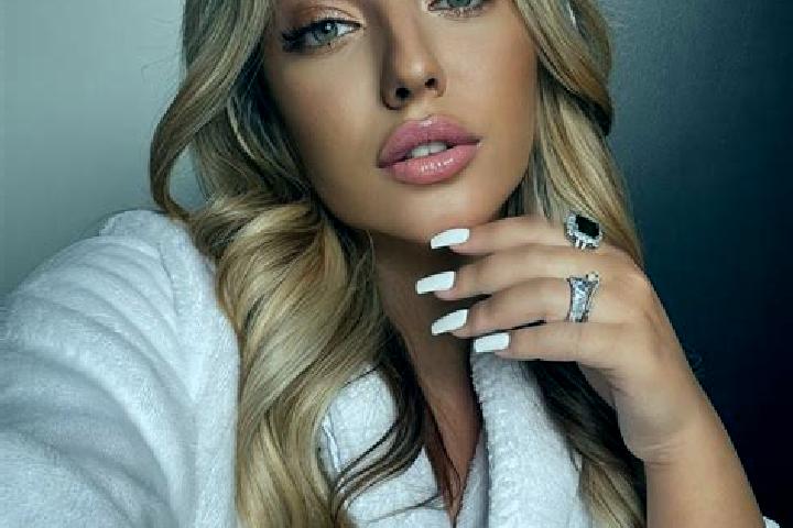 Evelyn, 23 — Escort in Thuro By, Denmark