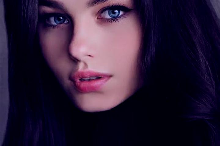 Evelyn, 24, a black blue-eyed caucasian companion based in Brugnera. Offering BDSM, Overnight, CIM. Available for incall and outcall, overnight bookings avai...
