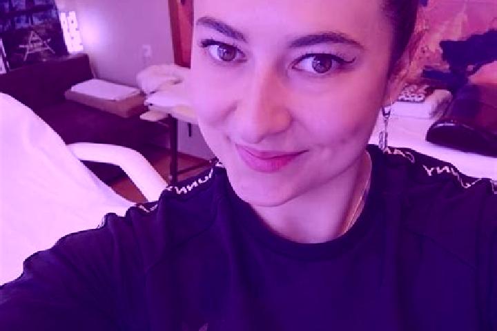 Evelyn, 24, a black brown-eyed mediterranean companion based in Ricaurte. Offering Tantra, 69, Erotic Massage, Duos. Available for incall and outcall, day an...