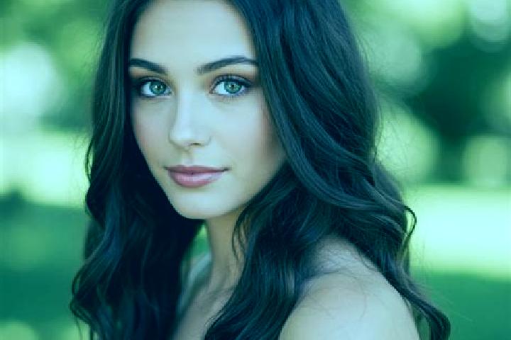 Evelyn, 24, a black hazel-eyed caucasian companion based in Pragelato-Rua. Offering Massage, Dinner Date, CIM. Available for incall and outcall, day and even...