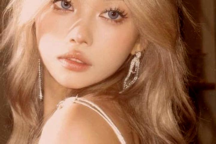 Evelyn, 24, a blonde blue-eyed asian companion based in Goseong. Offering Duos, Dinner Date, Couples, Tantra, OWO. Available for incall and outcall, day and ...