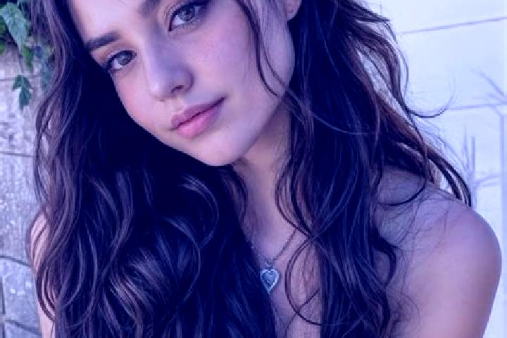 Evelyn, 24, a brunette hazel-eyed middle eastern companion based in Kilkhampton. Offering A-Level, GFE, Tantra, CIM. Available for incall and outcall, overni...