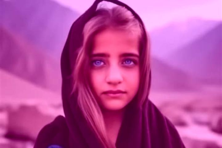 Evelyn, 24, a dark blonde amber-eyed middle eastern companion based in Tha Muang. Offering Domination, CIM. Available for incall and outcall, overnight booki...