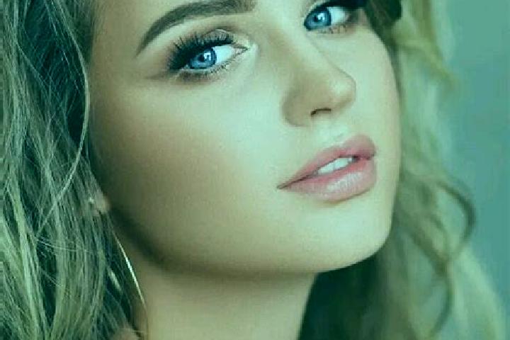 Evelyn, 24, a dark blonde blue-eyed middle eastern companion based in Carcar. Offering A-Level, Domination, 69, Girlfriend Experience, Prostate Massage. Avai...