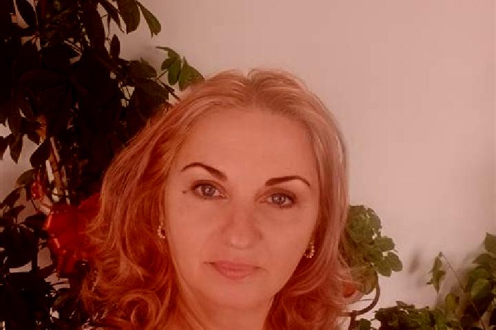 Evelyn, 24 — Escort in Bichigi, Romania