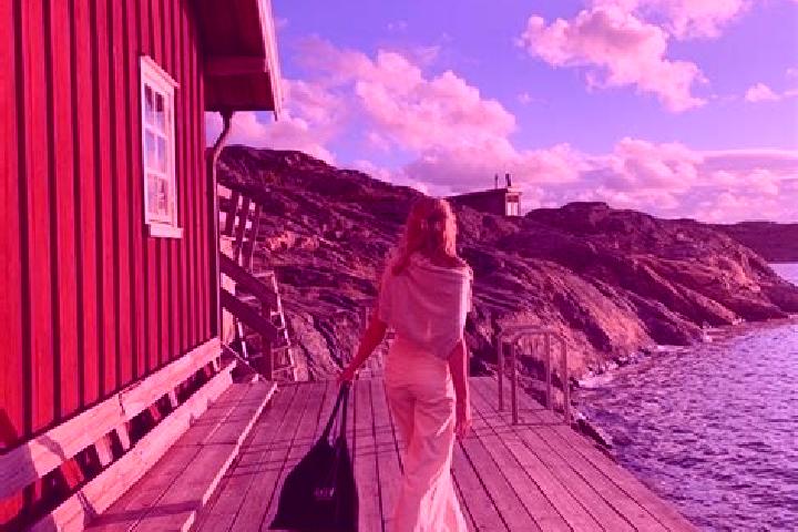 Evelyn, 24 — Escort in Lena, Norway