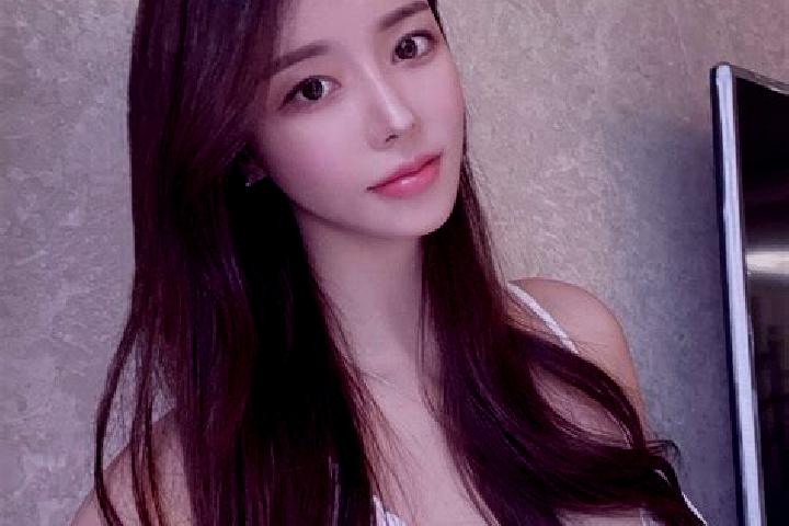 Evelyn, 24 — Escort in Zhuhe, China