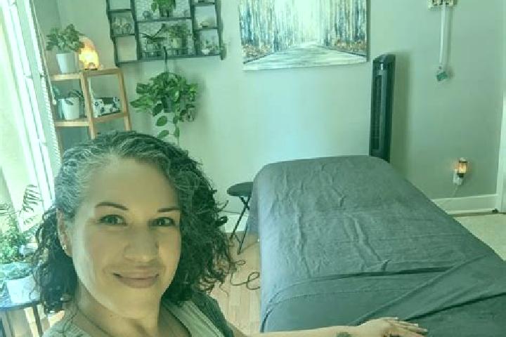 Evelyn, 25, a auburn grey-eyed latina companion based in Cotija de la Paz. Offering Erotic Massage, Domination, Massage, Travel Companion. Available for inca...