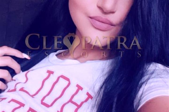 Evelyn, 25, a black brown-eyed caucasian companion based in Raiganj. Offering Striptease, OWO, Tantra. Available for incall and outcall, day and evening dates.