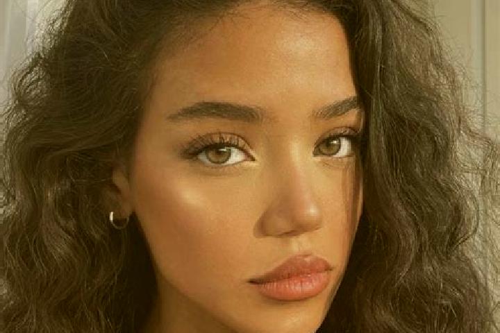 Evelyn, 25, a black brown-eyed caucasian companion based in Rocheville. Offering Girlfriend Experience, Duos, OWO. Available for incall and outcall, overnigh...