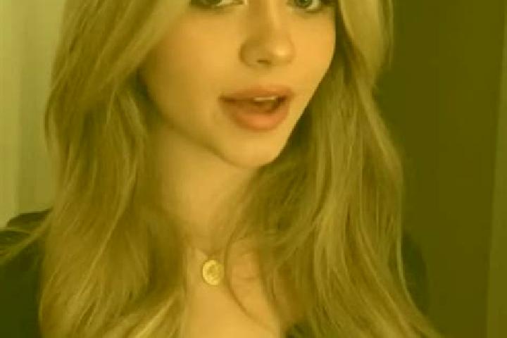 Evelyn, 25, a blonde hazel-eyed mixed companion based in Santo Tirso. Offering Dinner Date, Erotic Massage, Deep French Kissing. Available for incall and out...