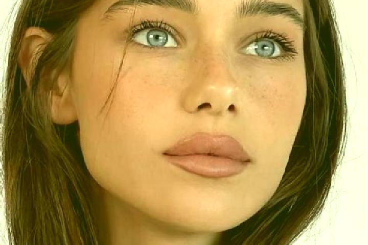 Evelyn, 25, a brunette brown-eyed mediterranean companion based in Westbourne Park. Offering Erotic Massage, Overnight, Travel Companion, Striptease. Availab...