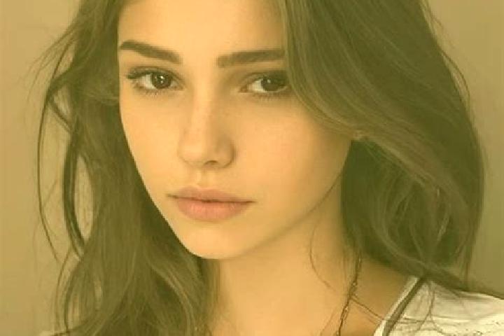 Evelyn, 25, a chestnut grey-eyed slavic companion based in Kysice. Offering Fetish, Couples, BDSM. Available for incall and outcall, overnight bookings avail...
