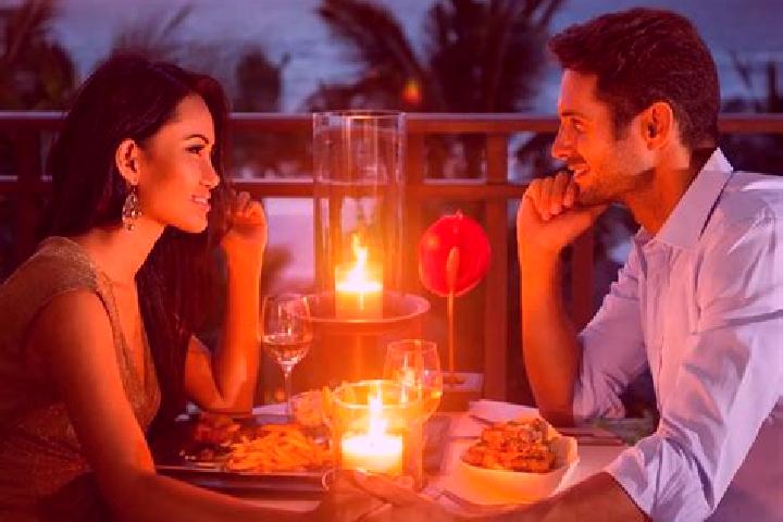 Evelyn, 25, a chestnut hazel-eyed ebony companion based in Elia. Offering CIM, Party Girl, Erotic Massage, Couples, Dinner Date. Available for incall and out...