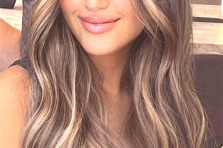 Evelyn, 25, a dark blonde brown-eyed mediterranean companion based in Jacobina do Piaui. Offering Domination, CIM, Deep French Kissing, Erotic Massage. Avail...